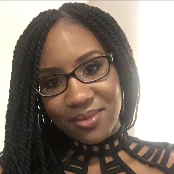 Meet your Posher, Amber - Picture 2 of 3